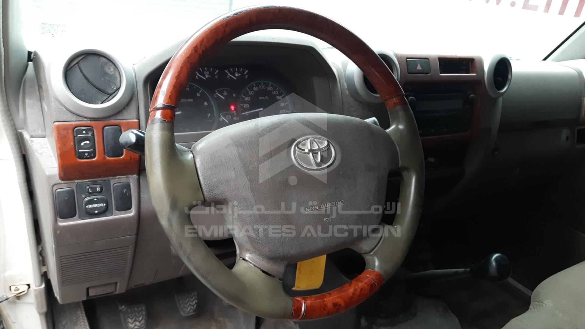 2014 TOYOTA LAND CRUISER VIN: JTFLU73J4E4553353