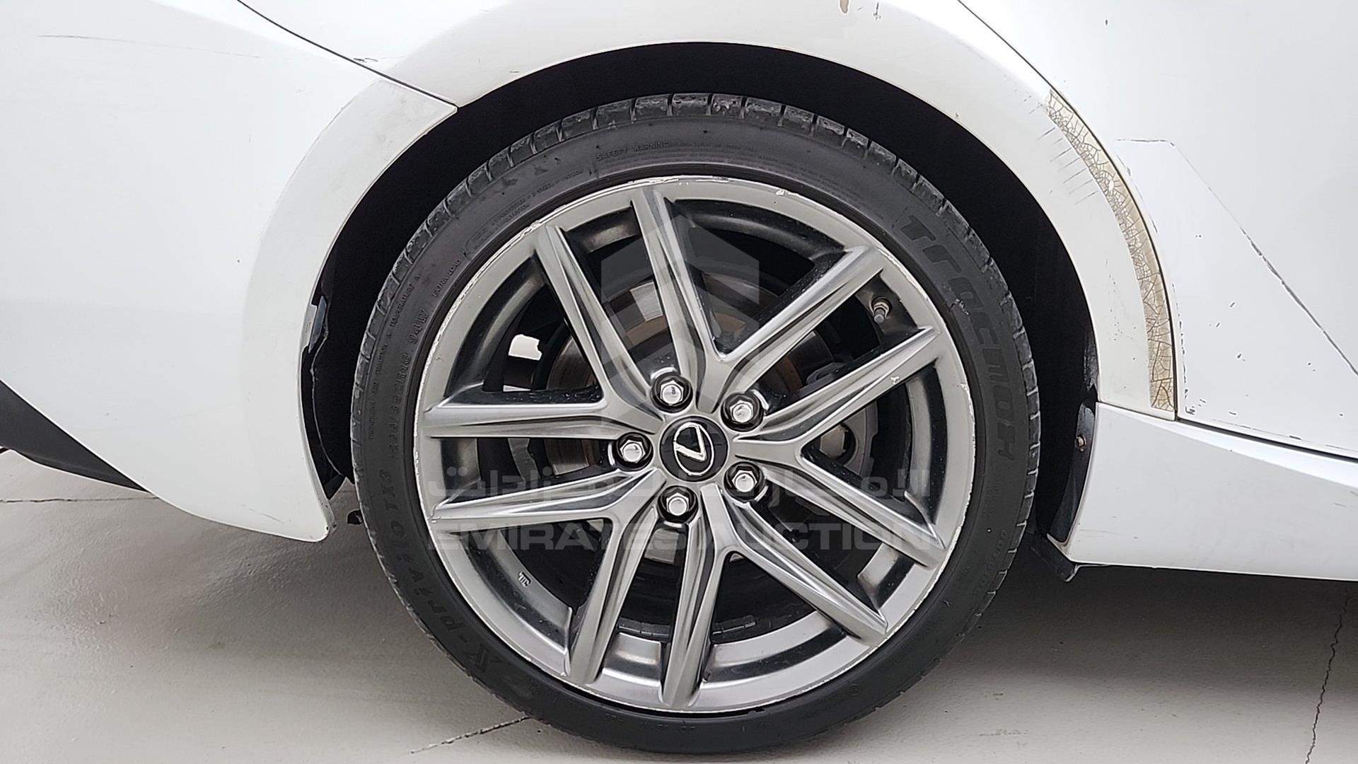 2015 LEXUS IS 350 VIN: JTHBE5D22F5014818