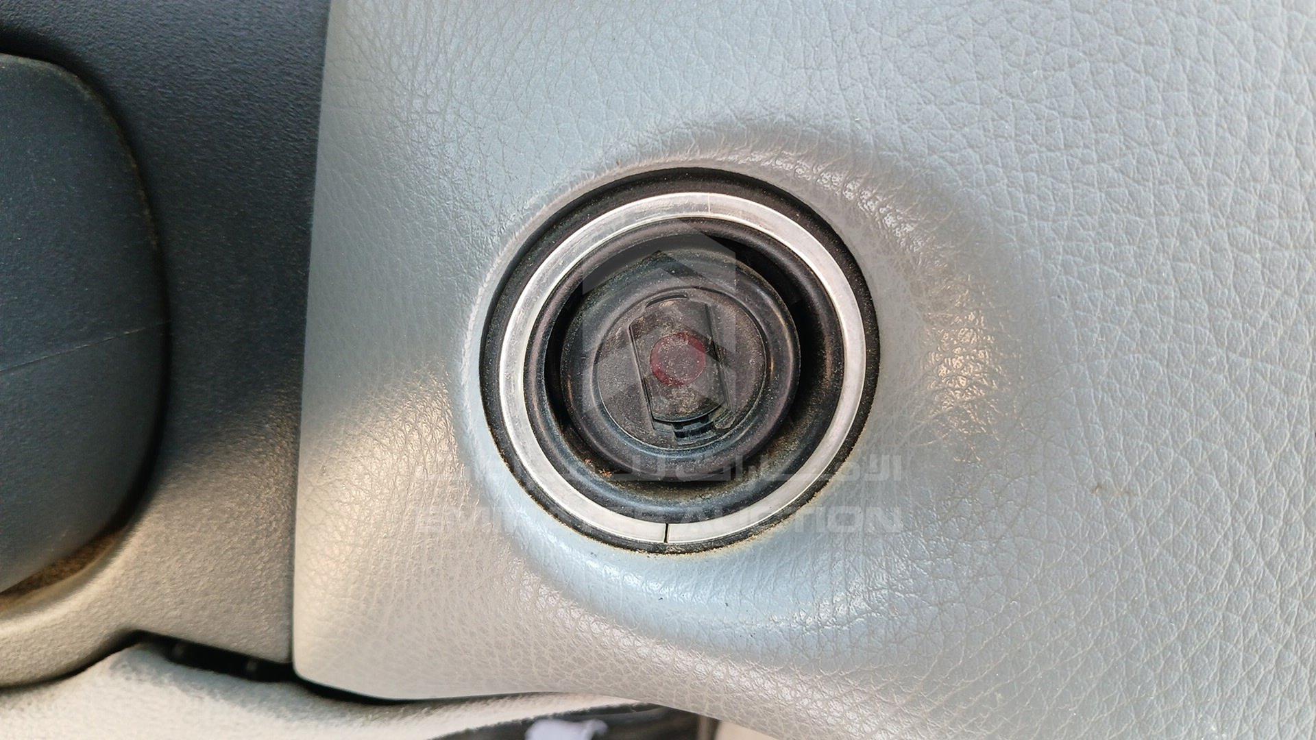 2000 MERCEDES E200 VIN: WDB2100351B033021