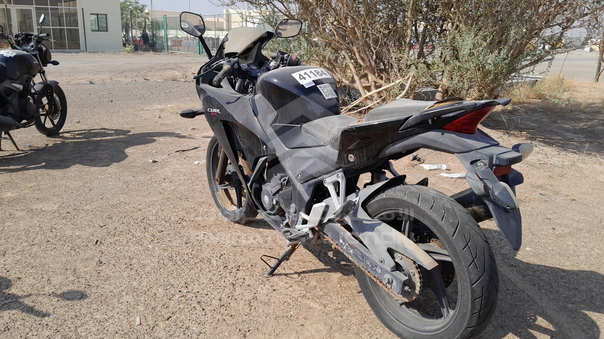 2015 HONDA CB300R VIN: MLHNC51A0F5100108