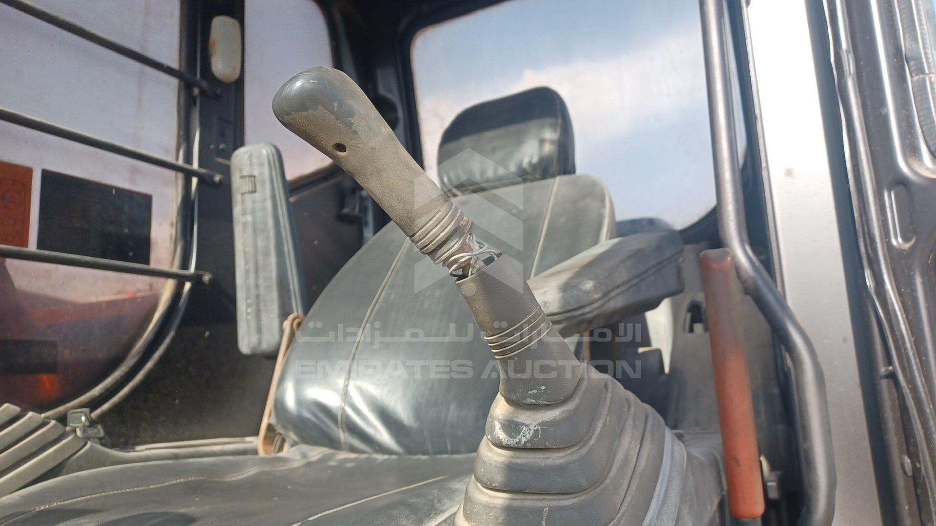 2015 HITACHI EXCAVATOR VIN: HHEAYK00C00100545