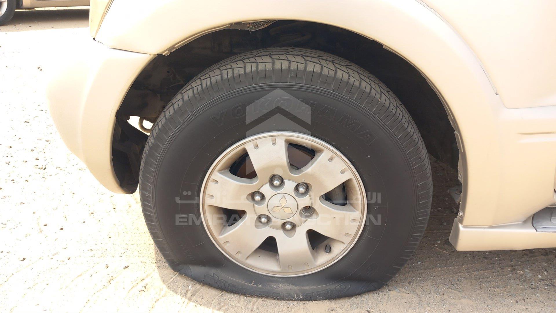 2006 MITSUBISHI PAJERO VIN: JMYLRV73W6J703225