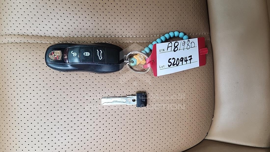 2013 Porsche Cayenne — Keys — Photo 5