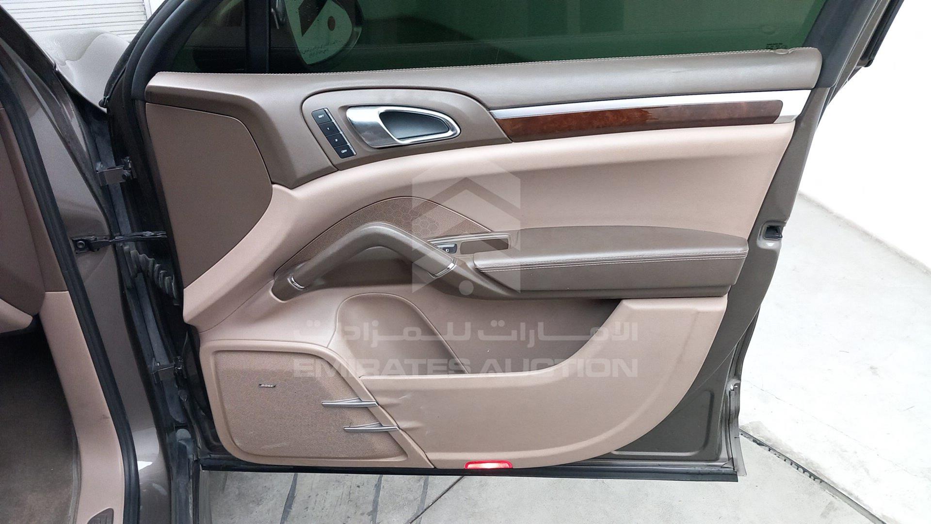2012 PORSCHE CAYENNE VIN: WP1ZZZ92ZCLA47106