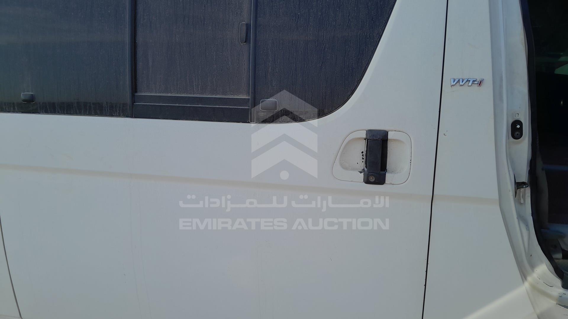 2009 TOYOTA HIACE VIN: JTGJX02P695010027