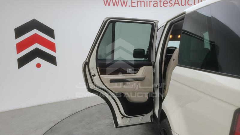 SALLSAAE4AA233314 Auction: EmiratesAuction Lot: 409182 SALLSAAE4AA233314 Range Rover Sport 2010 BLACK Photo 31