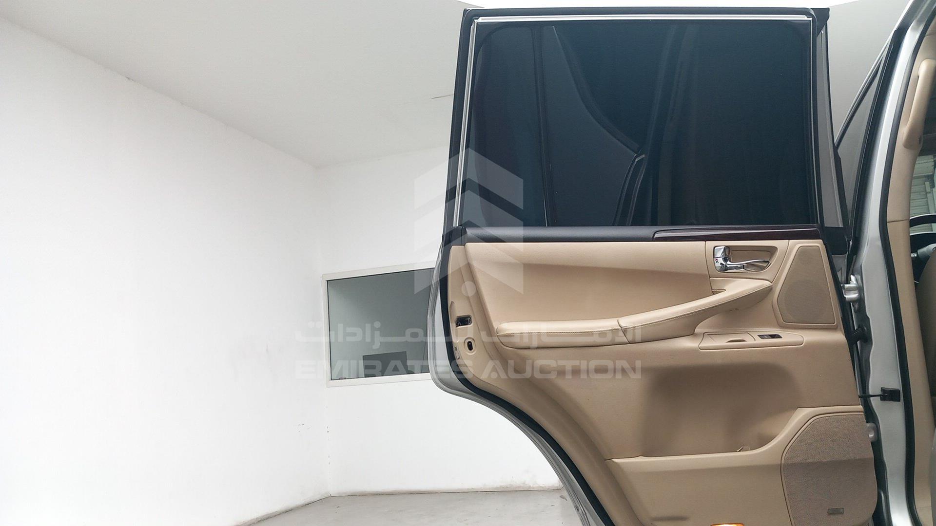 2009 LEXUS LX 570 VIN: JTJHY0OW994015504
