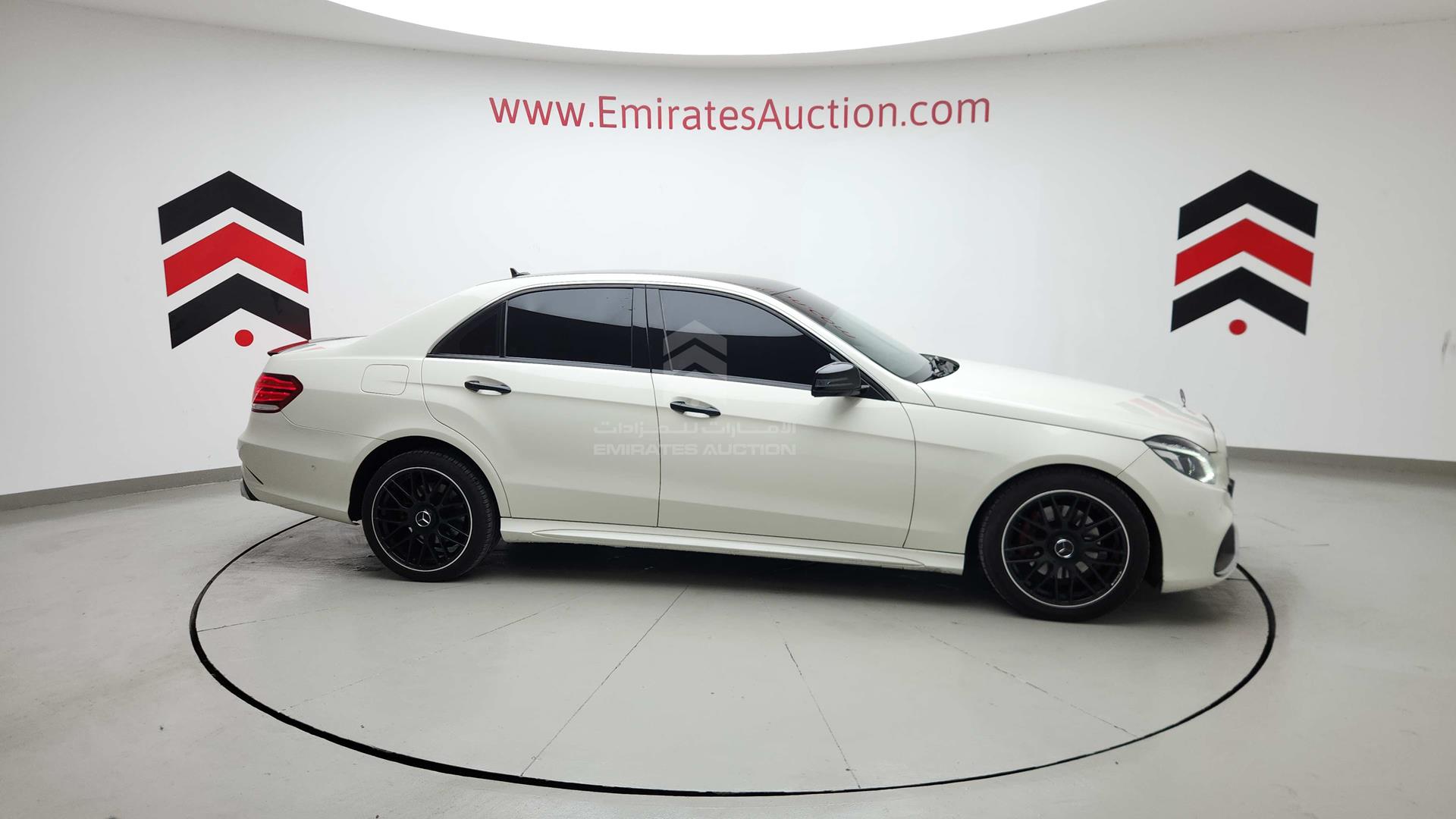 2010 MERCEDES E 300 VIN: WDDHF5EB7AA258364