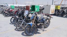 4 Motorbikes — الزاوية الأمامية اليسرى — صورة 6 — صورة مصغرة