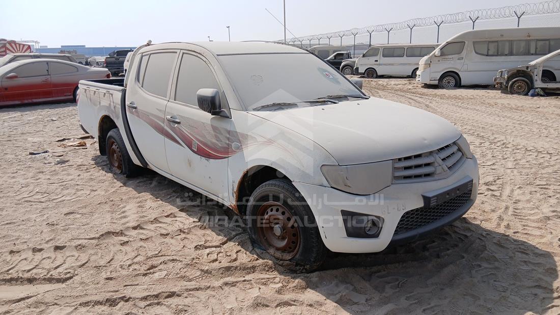 2012 Mitsubishi L 200 — Front Right Angle — Photo 9
