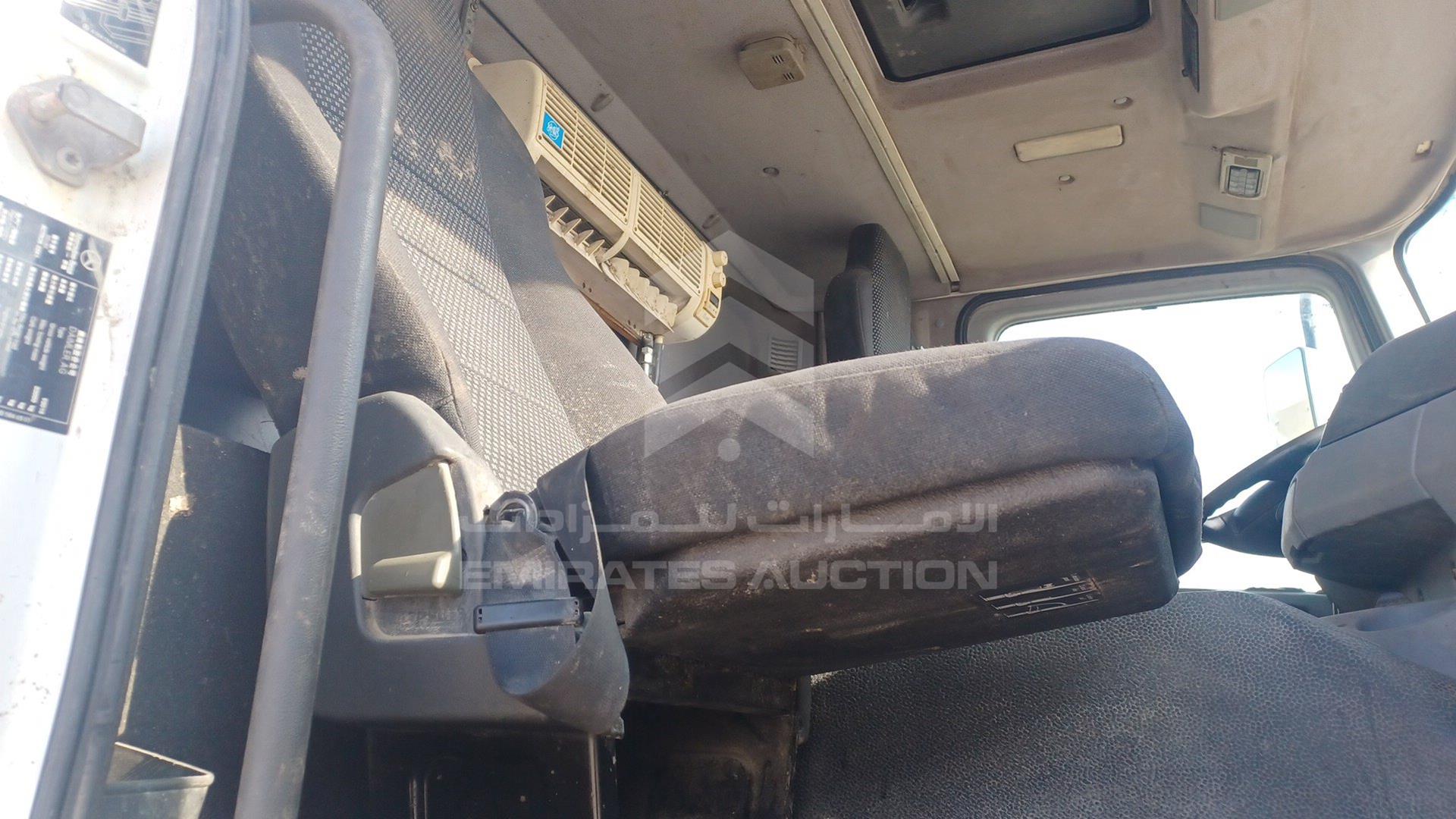 2011 MERCEDES ACTROS VIN: WDAKHCAA0BL590781