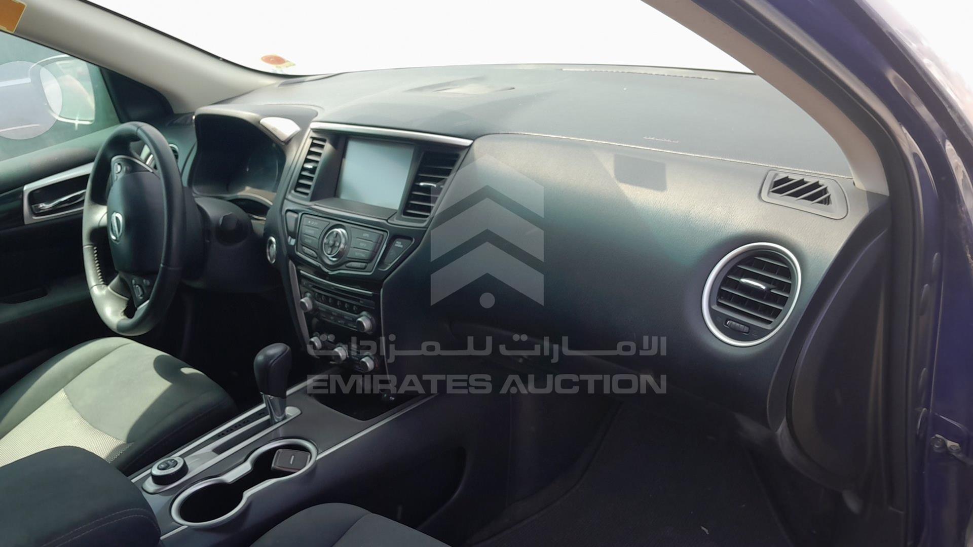 2017 NISSAN PATHFINDER VIN: 5N1DR2MM8HC625509