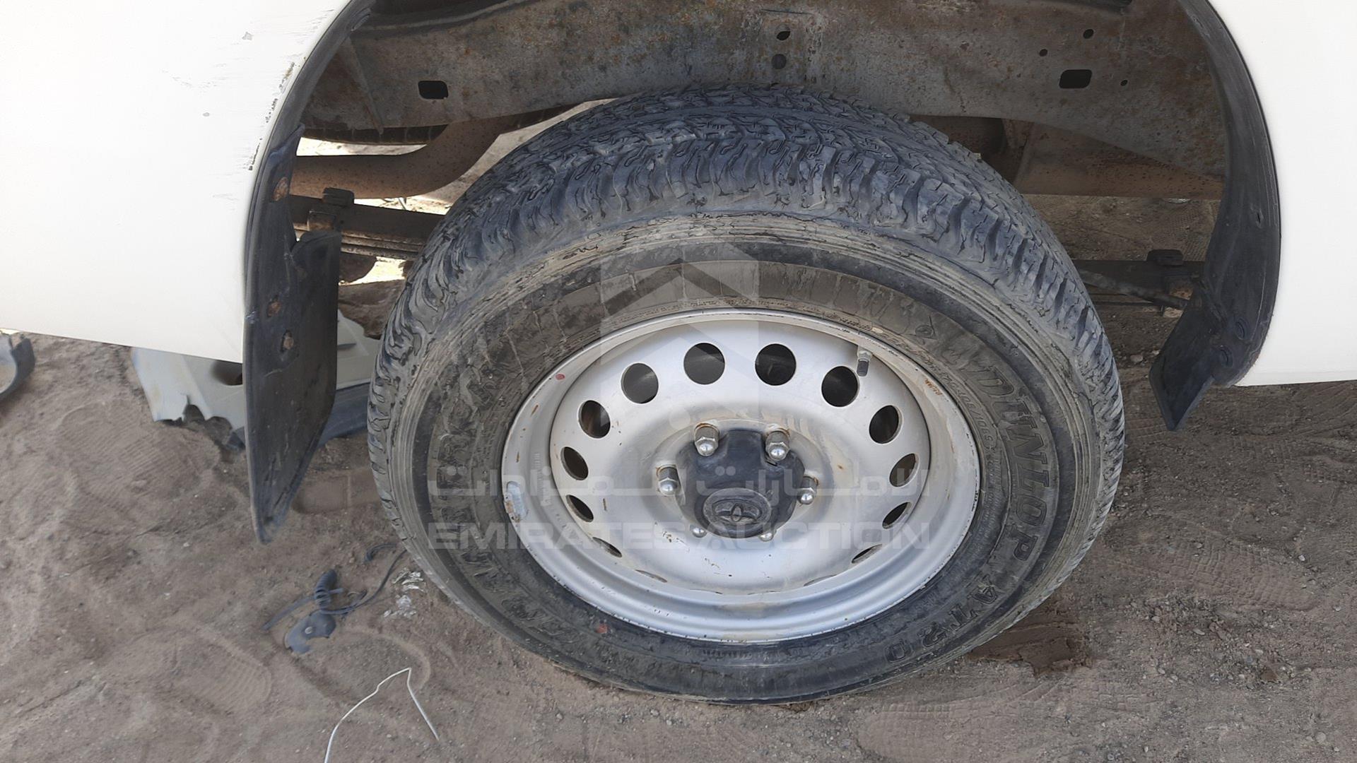 2017 TOYOTA HILUX VIN: MR0DX8CDXH0400056