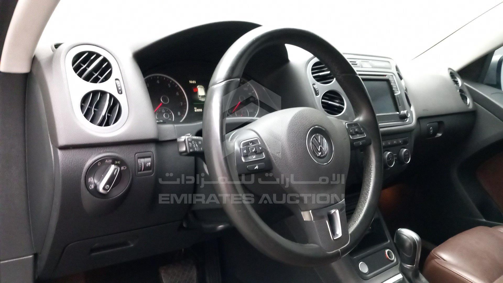 2016 VOLKSWAGEN TIGUAN VIN: WVGDE2AX1GW544858