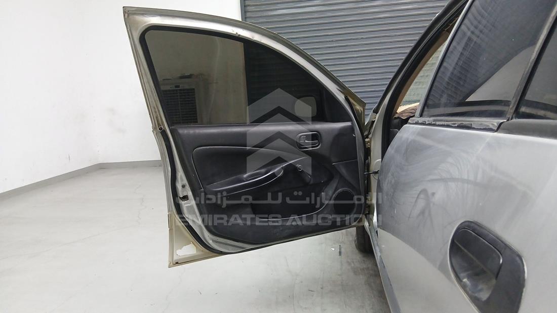 نيسان صني 2006 — الباب الأمامي الأيسر — صورة 14