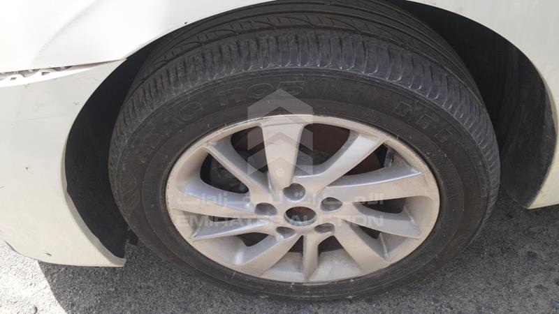MNTBB7A93H6052104 Auction: EmiratesAuction Lot: 412008 MNTBB7A93H6052104 Nissan Sentra 2017 WHITE Photo 35