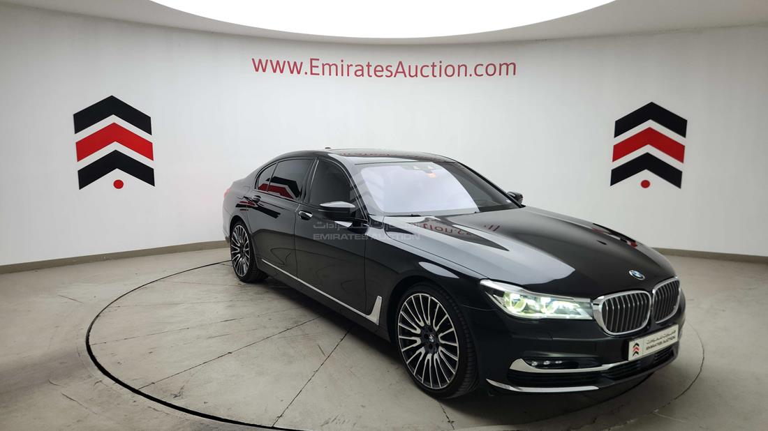 2016 BMW 740 LI — Front Right Angle — Photo 12