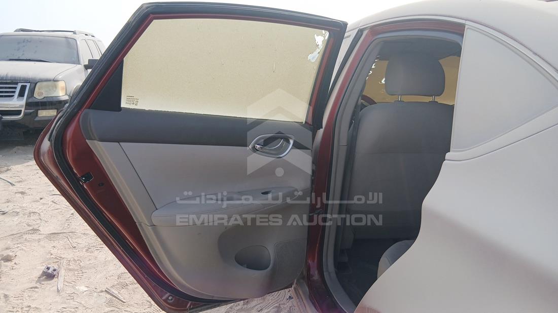 نيسان سينترا 2014 — الباب الخلفي الأيسر — صورة 18
