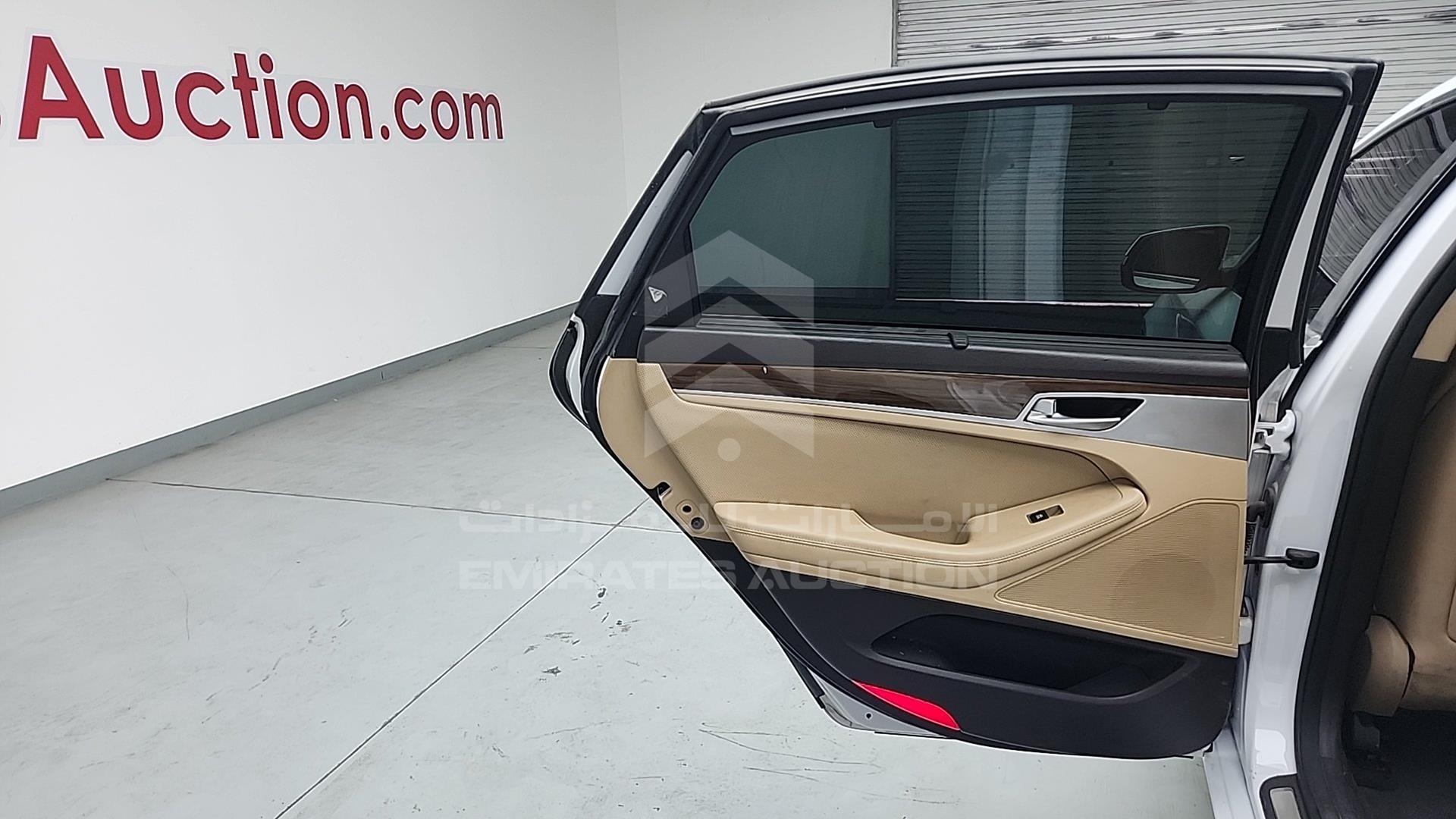 2015 HYUNDAI GENESIS VIN: KMHGN41EBFU057576