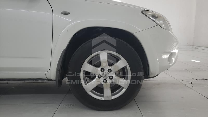 JTMBD31V685175120 Auction: EmiratesAuction Lot: 445927 JTMBD31V685175120 Toyota RAV 4 2008 WHITE Photo 30
