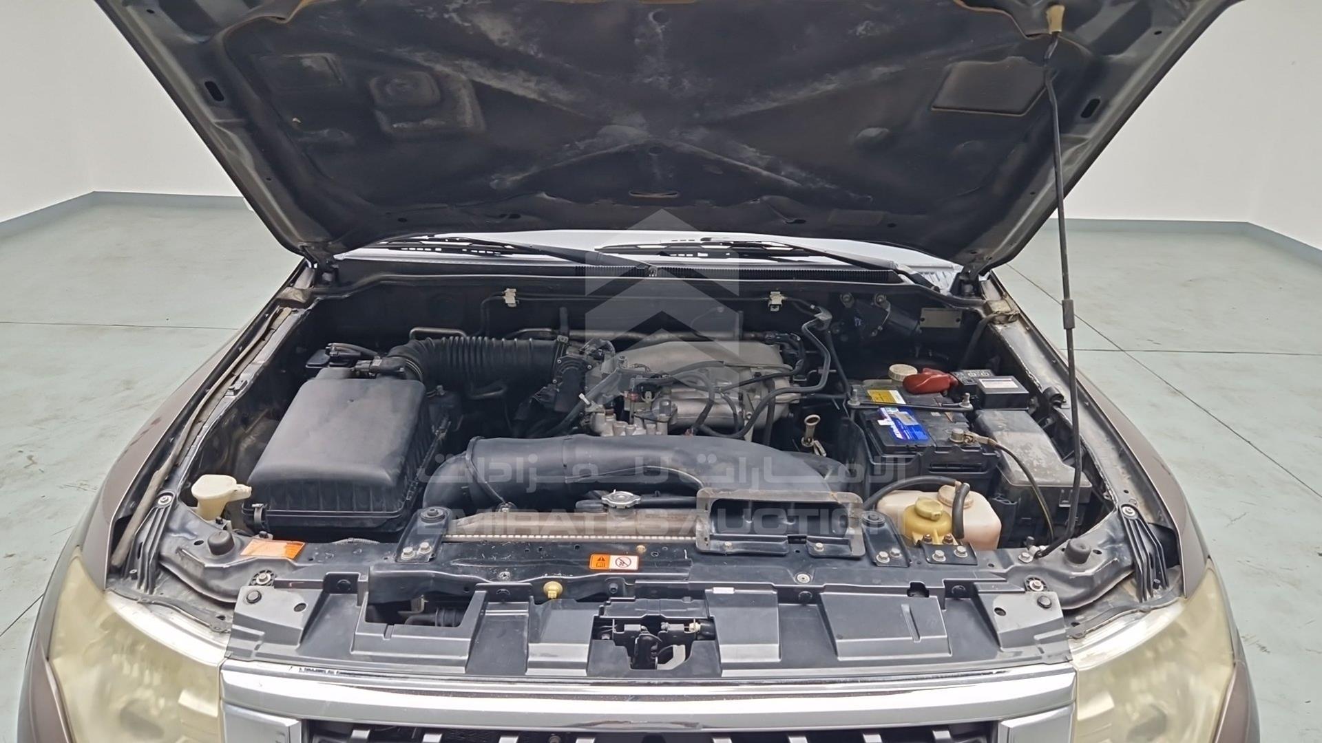 2015 MITSUBISHI PAJERO VIN: JMYLYV95WFJ711967