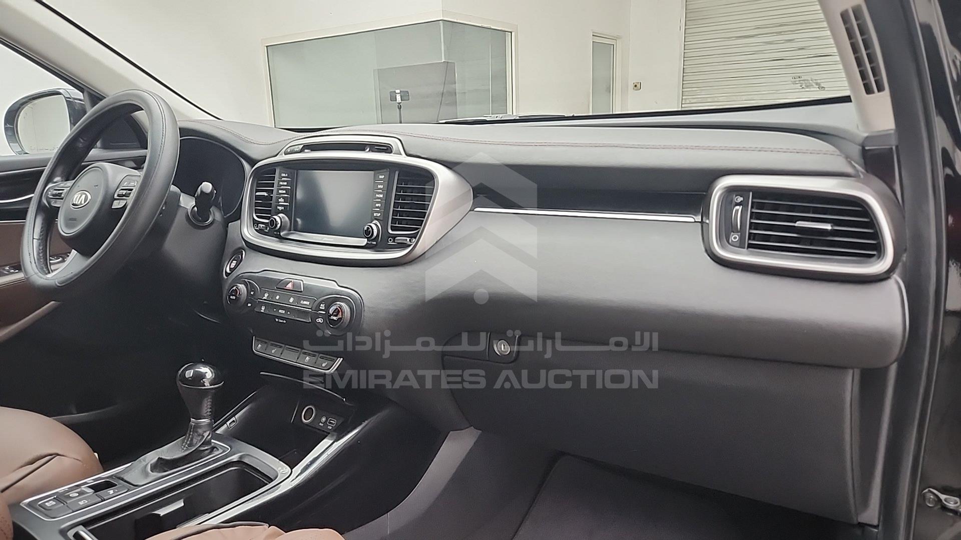 2016 KIA SORENTO VIN: KNAPH814XG5065519