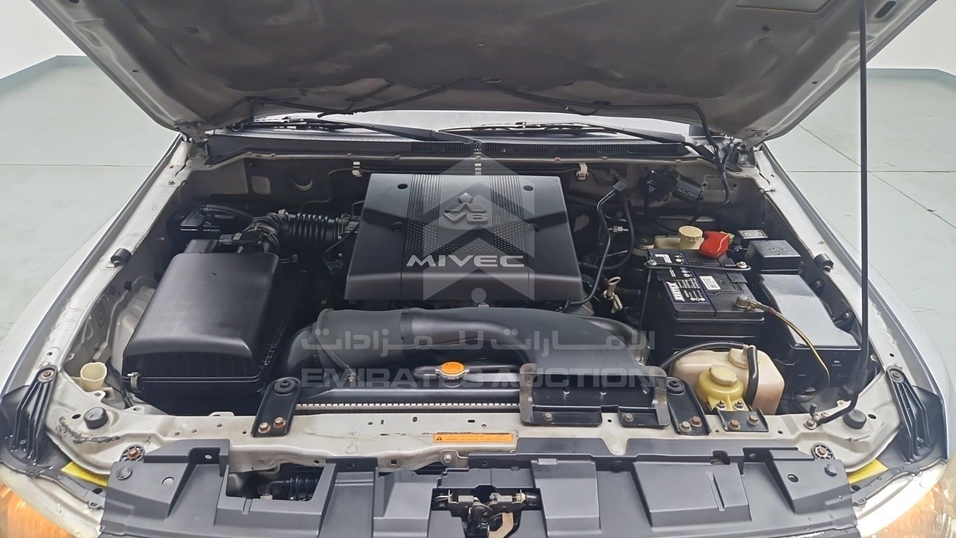 2009 MITSUBISHI PAJERO VIN: JMYMYV87W9J702367