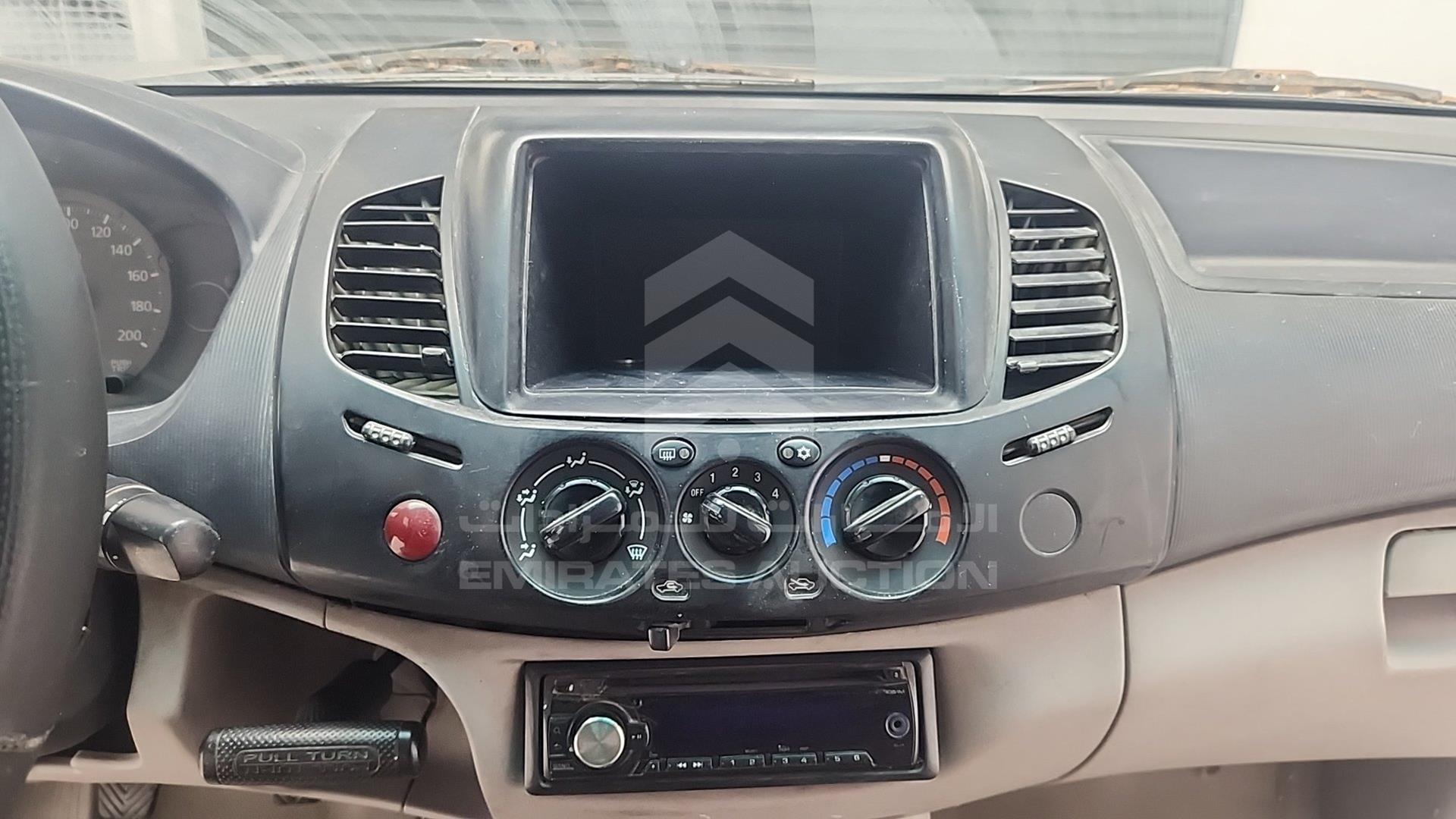 2013 MITSUBISHI L 200 VIN: MMBJNKA50DD029933