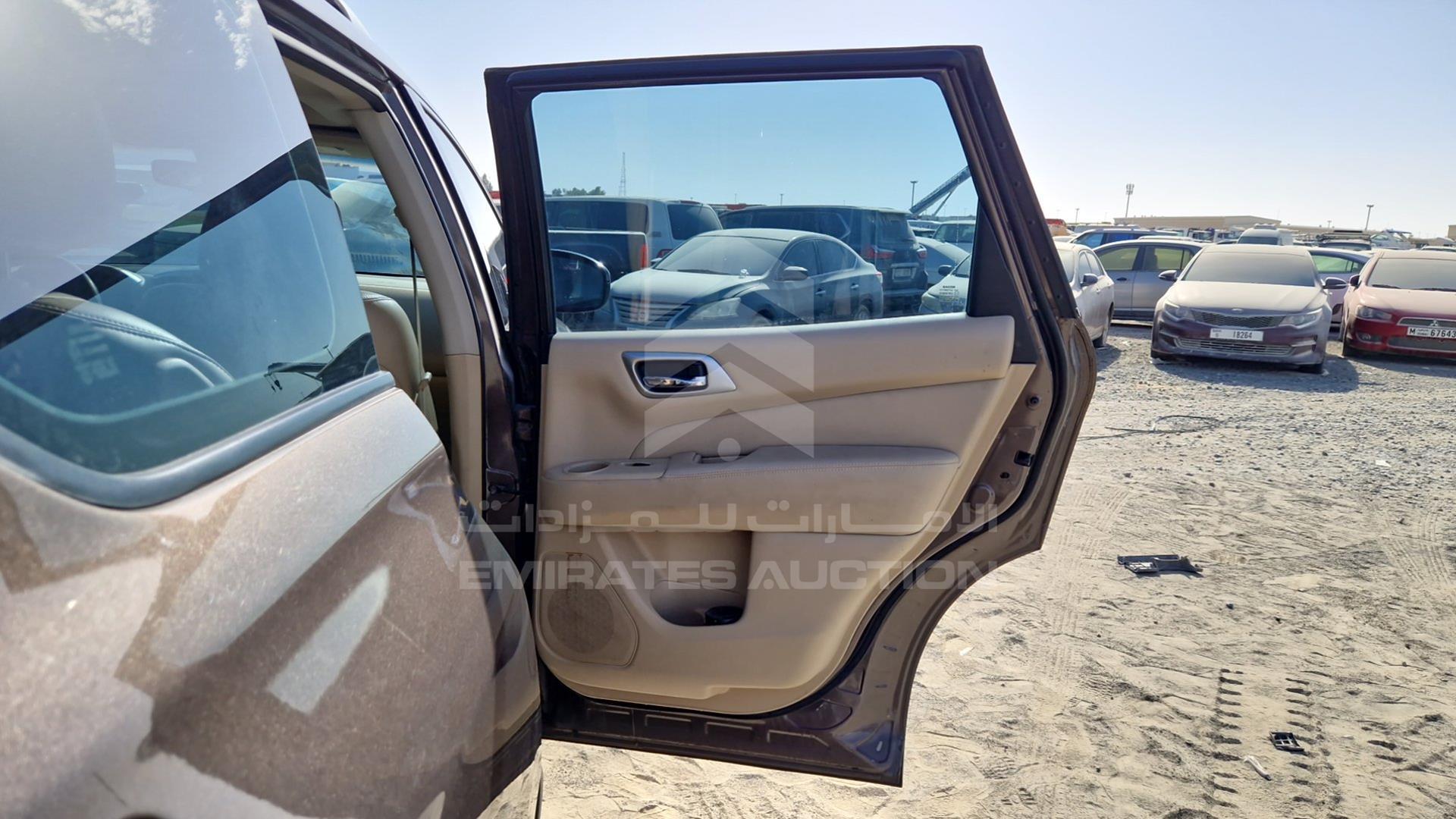2015 NISSAN PATHFINDER VIN: 5N1AR2M58FC649561