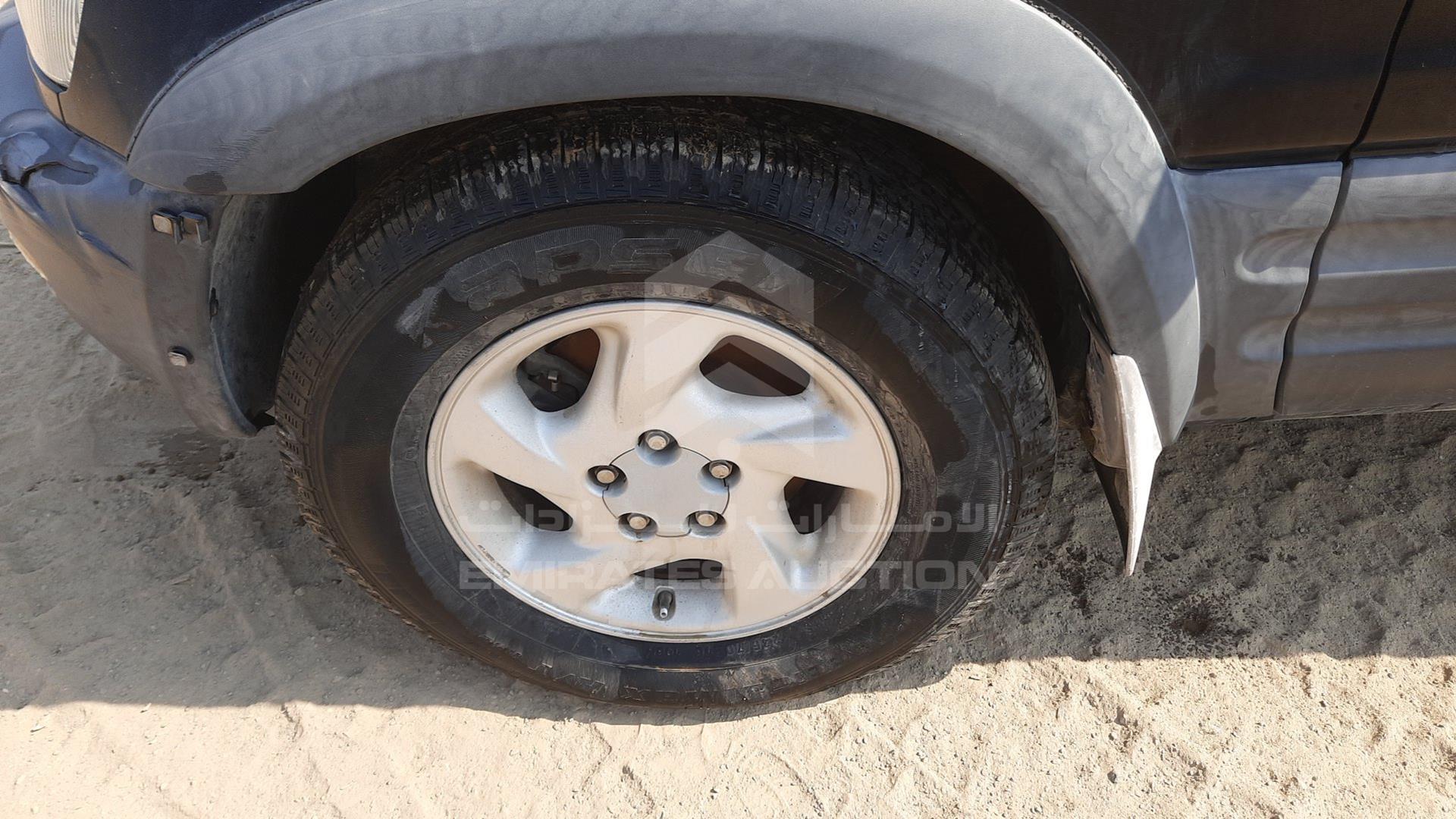 1998 TOYOTA RAV-4 VIN: SXA100166086