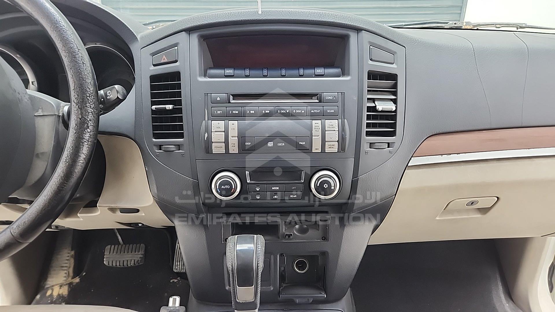 2009 MITSUBISHI PAJERO VIN: JMYLRV93W9J710845
