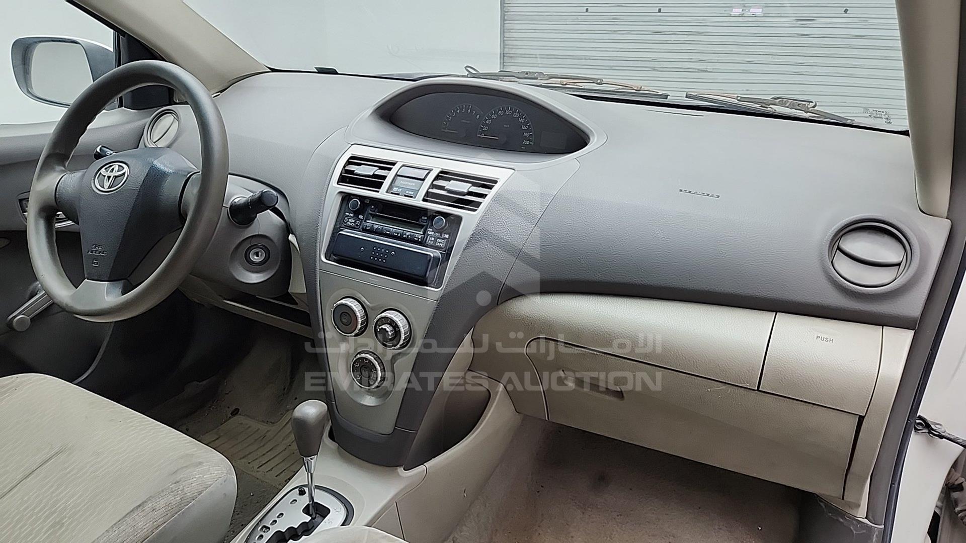 2009 TOYOTA YARIS VIN: JTDBW923494025637