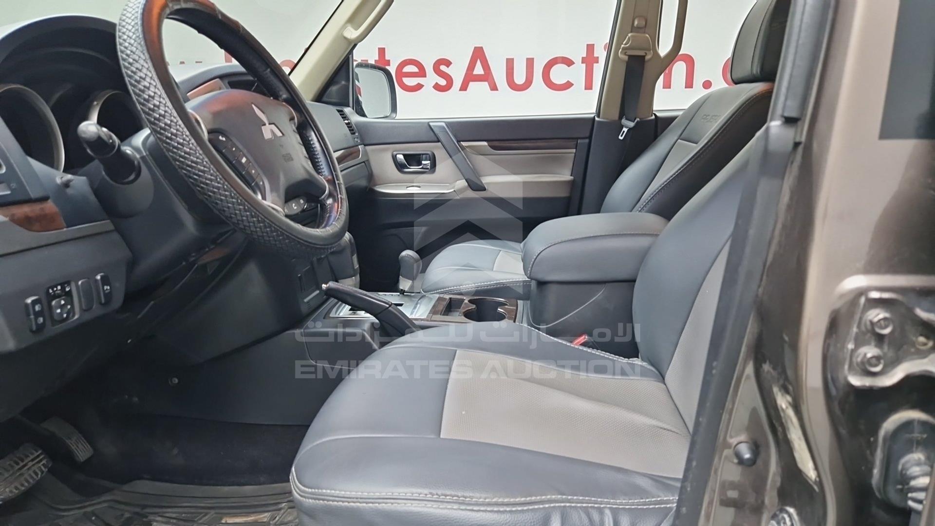 2015 MITSUBISHI PAJERO VIN: JMYLYV95WFJ711967