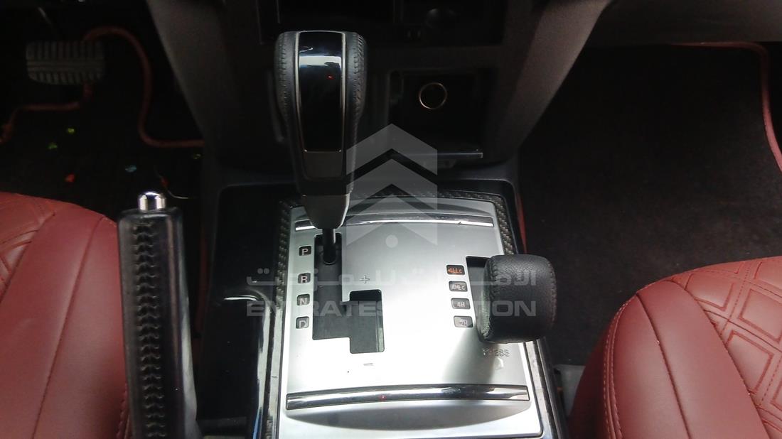 2020 Mitsubishi Pajero — Gear View — Photo 23