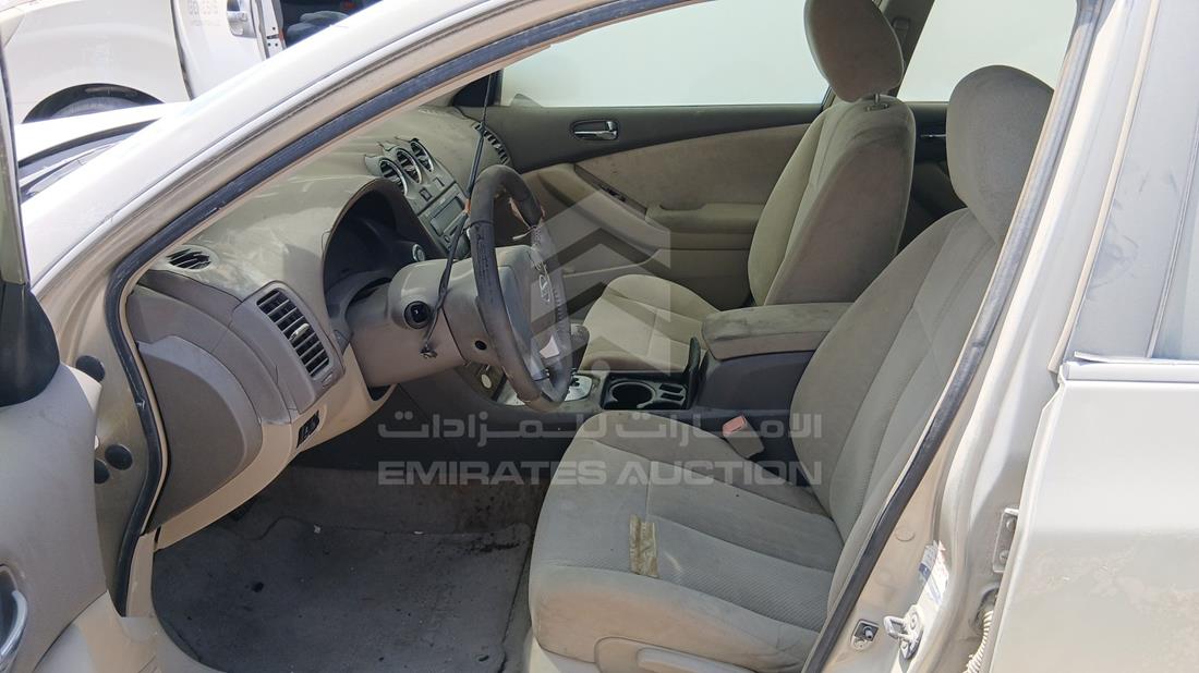 نيسان التيما 2009 — زاوية السائق الأمامية اليسرى — صورة 13