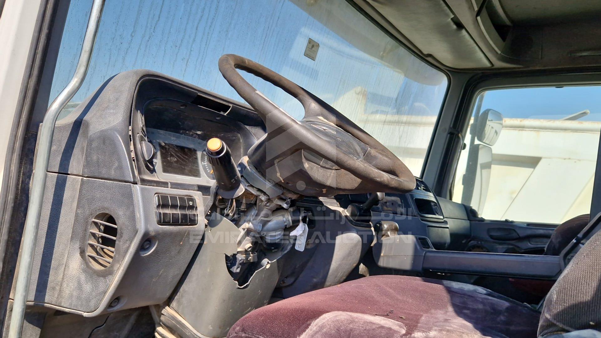 2007 MERCEDES ACTROS VIN: WDAKHCAA37L161660
