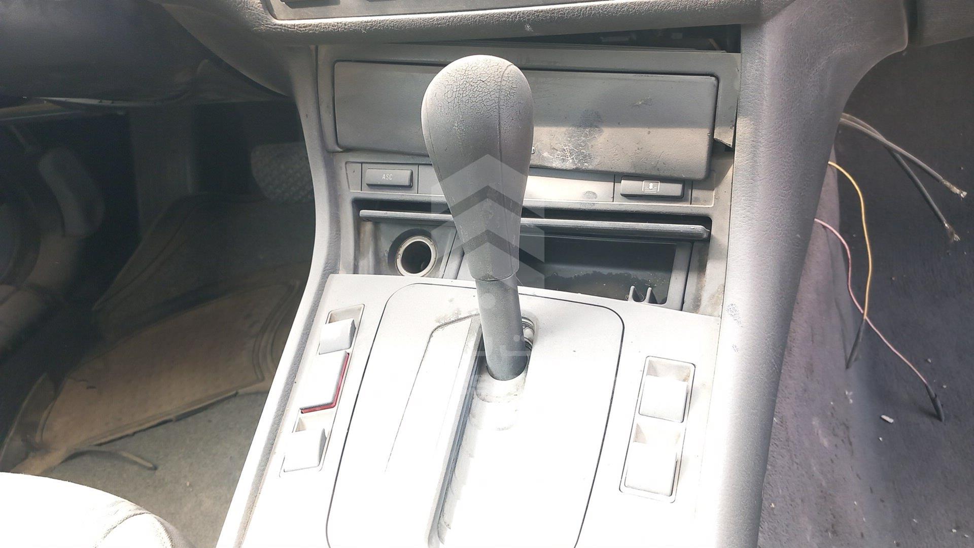 0 BMW 323 I VIN: WBAAL3100XEF96820