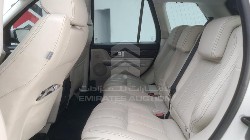 SALLSAAE4AA233314 Auction: EmiratesAuction Lot: 409182 SALLSAAE4AA233314 Range Rover Sport 2010 BLACK Photo 32