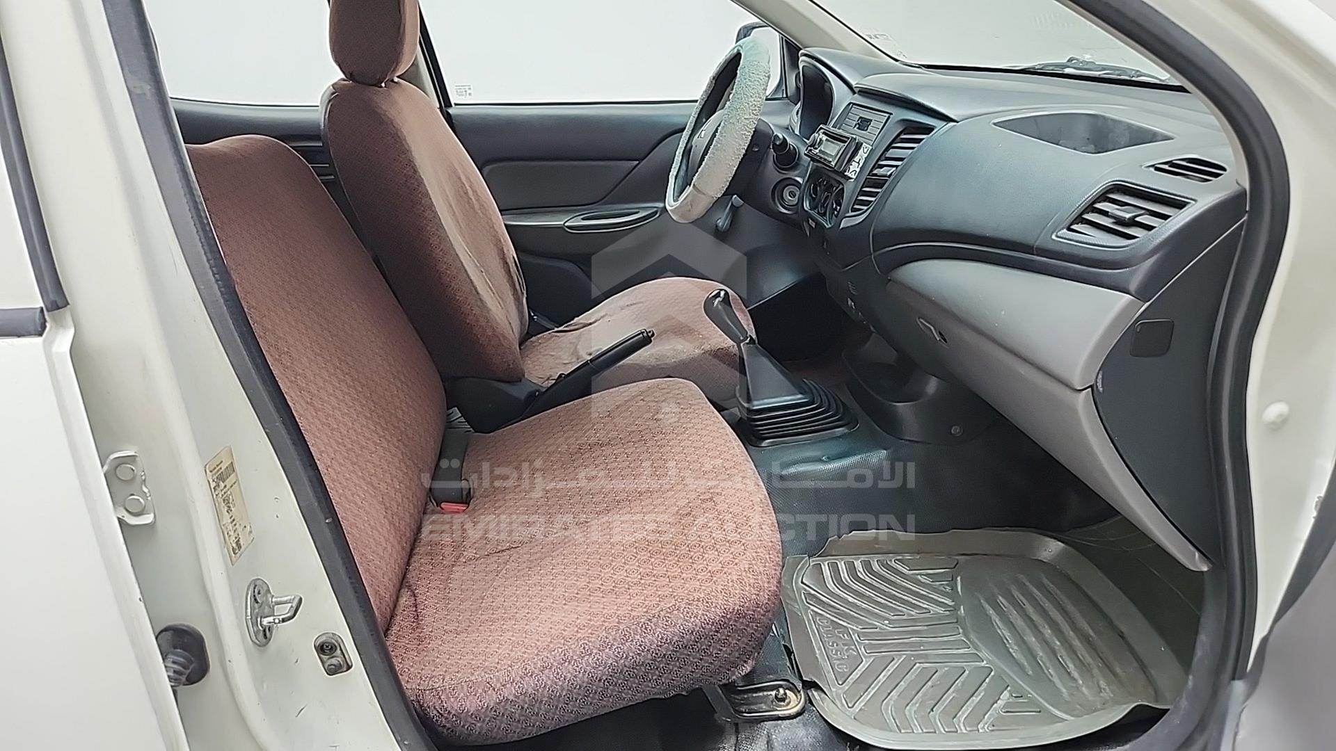 2016 MITSUBISHI L 200 VIN: MMBJNKJ40GH007928