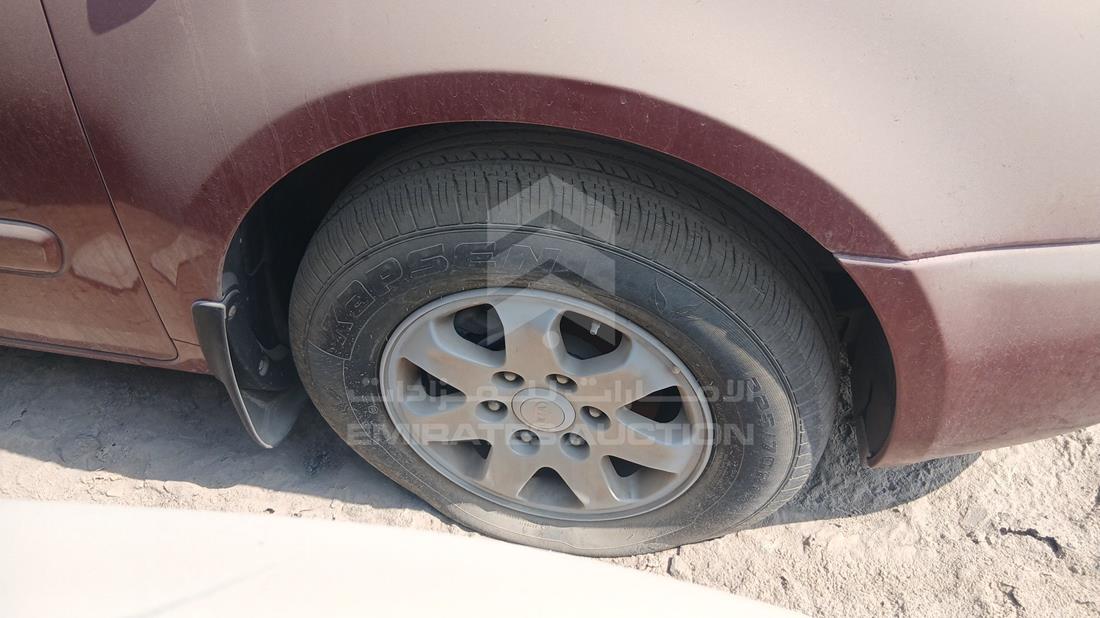 2008 Kia Carnival — Front Right Tyre — Photo 12