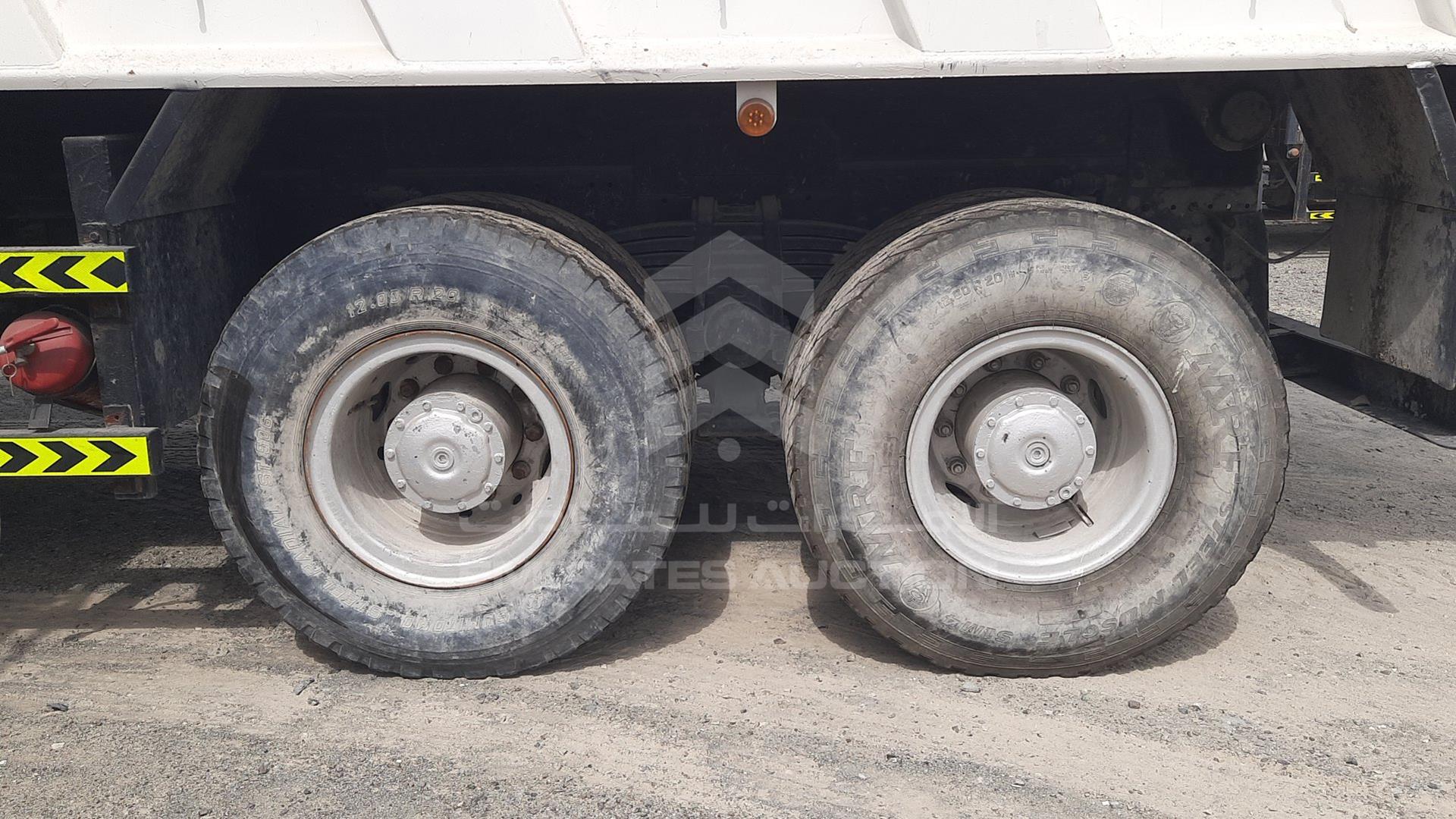 2003 MERCEDES ACTROS 3331 VIN: WDB9521631K841383
