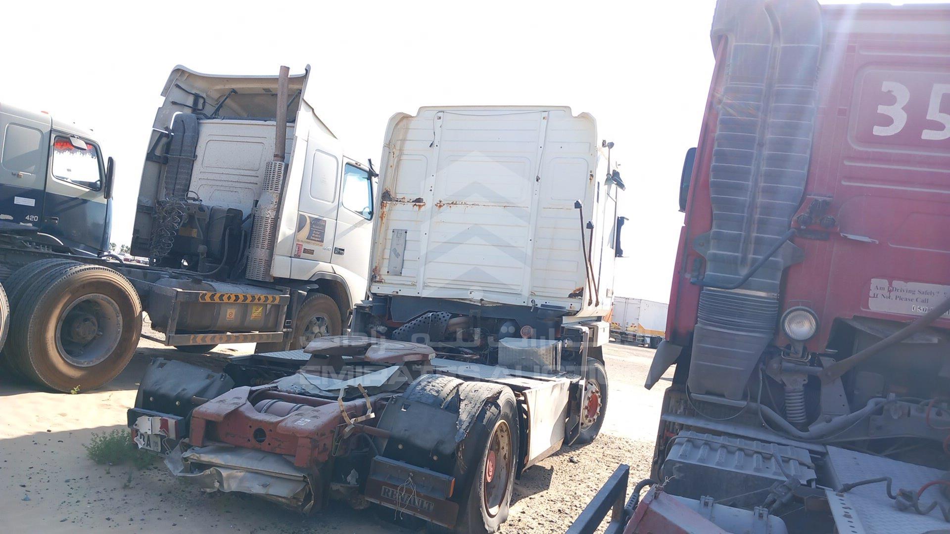 0 RENAULT TRUCK VIN: 8041132D501021103