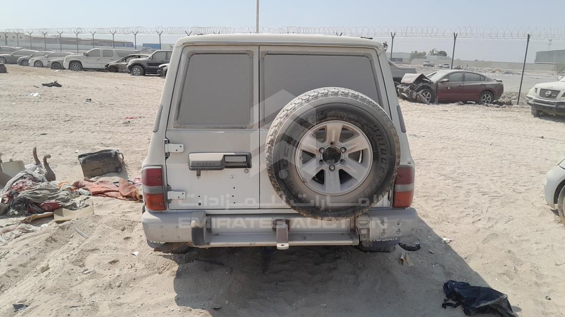 نيسان Abarth 695 1995 — الزاوية الخلفية — صورة 7
