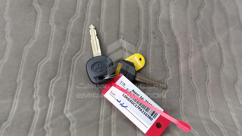 LSKG5GC17FA210380 Auction: EmiratesAuction Lot: 407826 LSKG5GC17FA210380 Maxus V80 2015 WHITE Photo 4