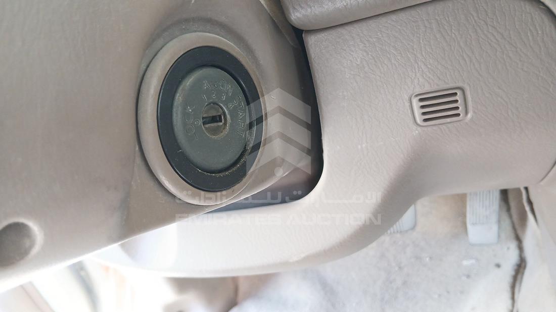 2001 Nissan Pathfinder — Keys — Photo 4