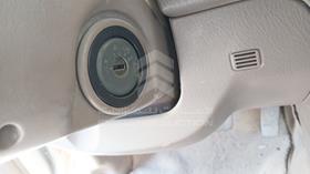 2001 Nissan Pathfinder — Keys — Photo 4 — Thumbnail