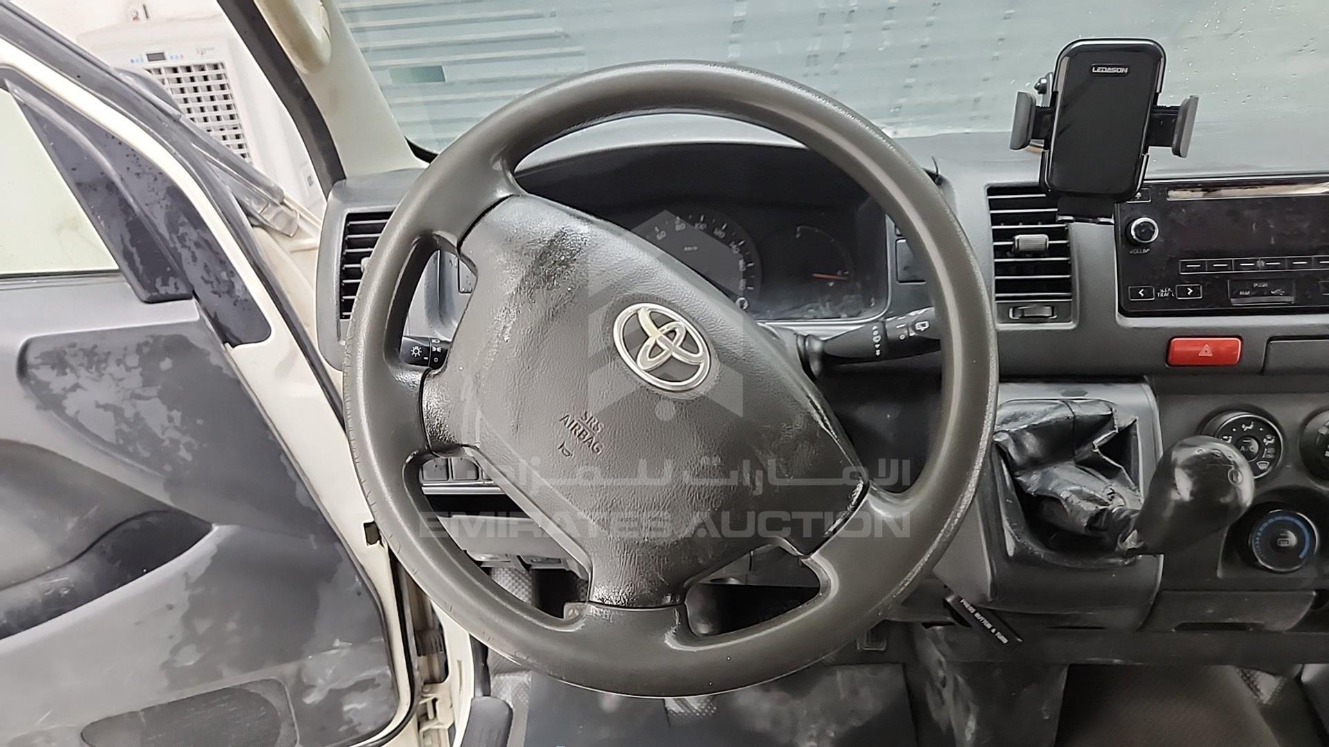 2015 TOYOTA HIACE VIN: JTGRX12P1F8045304
