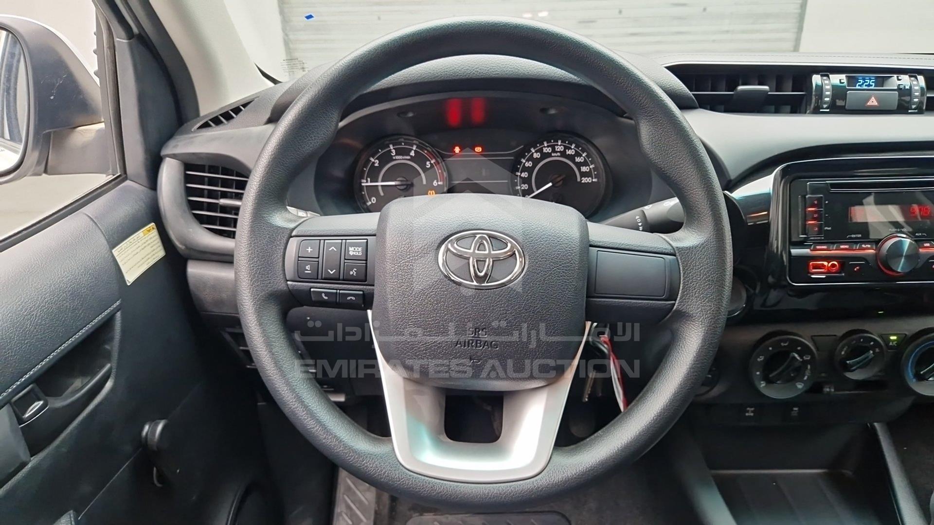 2018 TOYOTA HILUX VIN: MR0DB8CD8J0174166