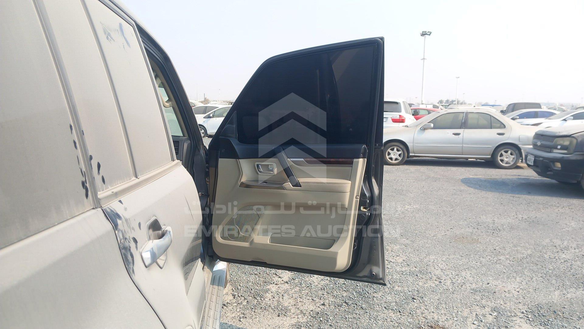 2013 MITSUBISHI PAJERO VIN: JMYLRV95WDJ701089