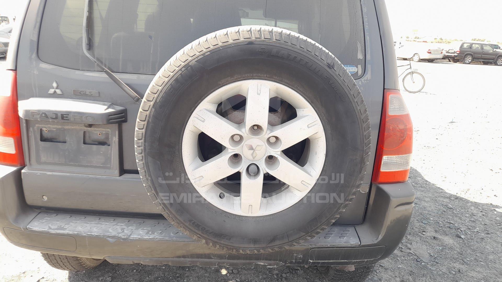 2005 MITSUBISHI PAJERO VIN: JMYMYV67W5J705237